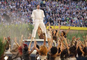 Το φαινόμενο Bad Bunny: Λάτιν υπερθέαμα στο Super Bowl LX, ΛΟΑΤΚΙ σύμβολα και πολιτική φωτιά on stage