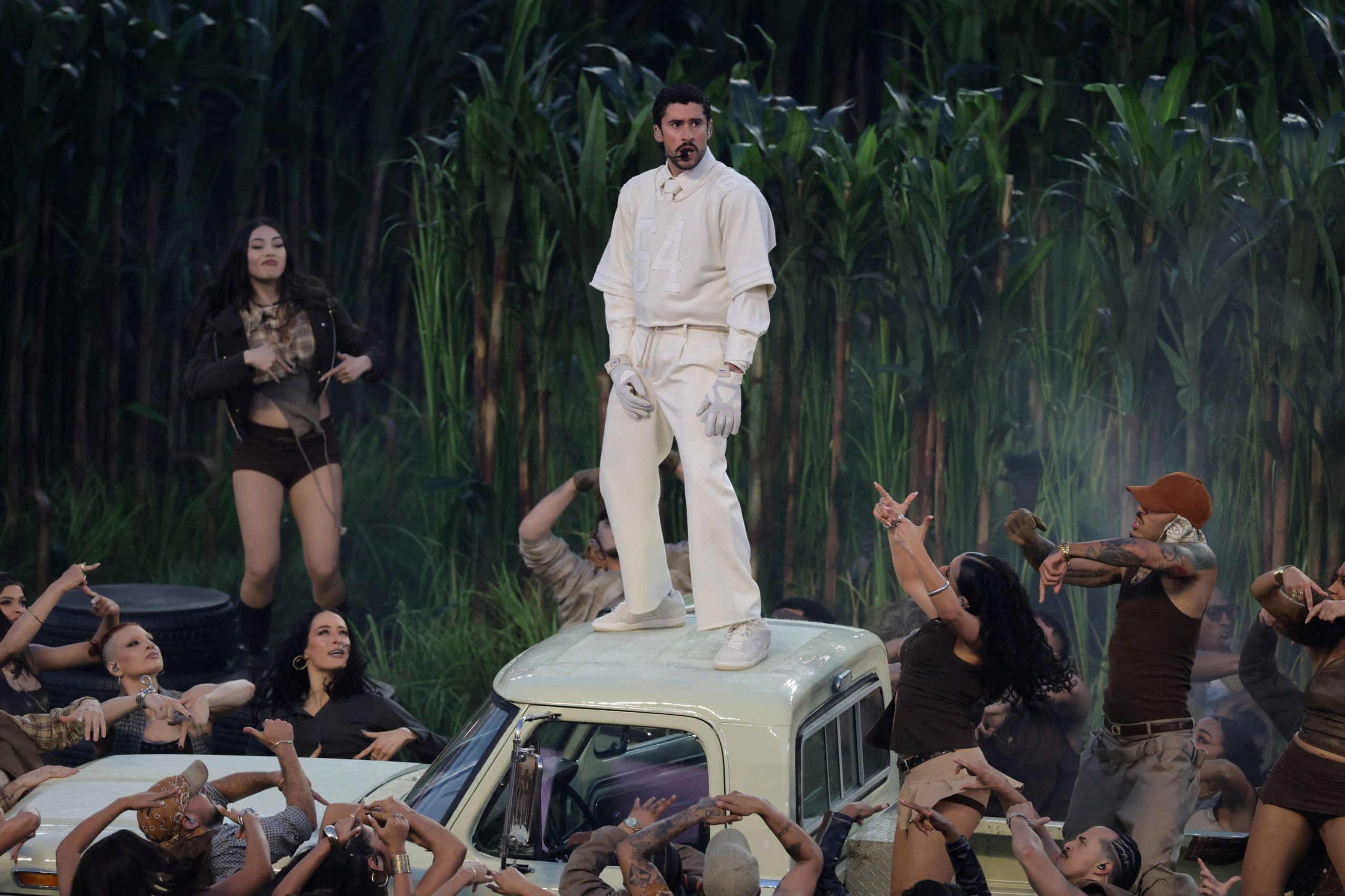 Super Bowl LX: &Tau;&alpha; &pi;&omicron;&lambda;&iota;&tau;&iota;&kappa;ά &mu;&eta;&nu;ύ&mu;&alpha;&tau;&alpha; &tau;&omicron;&upsilon; Bad Bunny, &tau;&omicron; &lambda;ά&tau;&iota;&nu; &upsilon;&pi;&epsilon;&rho;&theta;έ&alpha;&mu;&alpha; &kappa;&alpha;&iota; &omicron;&hellip; &gamma;ά&mu;&omicron;&sigmaf; &tau;&eta;&sigmaf; Lady Gaga &sigma;&tau;&omicron; halftime show (pics, video)