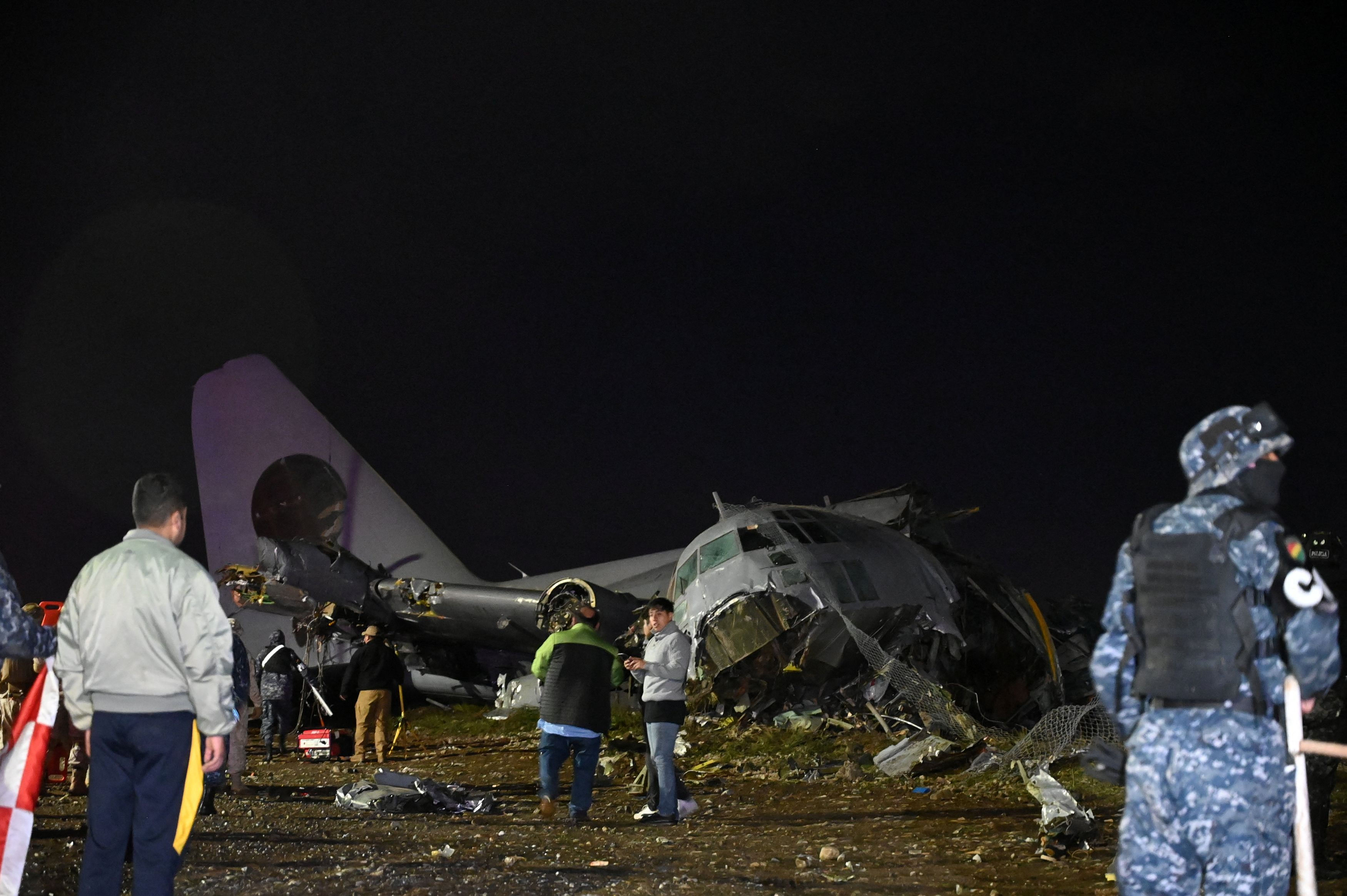 &Tau;&rho;&alpha;&gamma;&omega;&delta;ί&alpha; &sigma;&tau;&eta; &Beta;&omicron;&lambda;&iota;&beta;ί&alpha;: &Tau;&omicron;&upsilon;&lambda;ά&chi;&iota;&sigma;&tau;&omicron;&nu; 20 &nu;&epsilon;&kappa;&rho;&omicron;ί &alpha;&pi;ό &pi;&tau;ώ&sigma;&eta; &epsilon;&lambda;&iota;&kappa;&omicron;&pi;&tau;έ&rho;&omicron;&upsilon; &sigma;&epsilon; &alpha;&upsilon;&tau;&omicron;&kappa;ί&nu;&eta;&tau;&alpha;