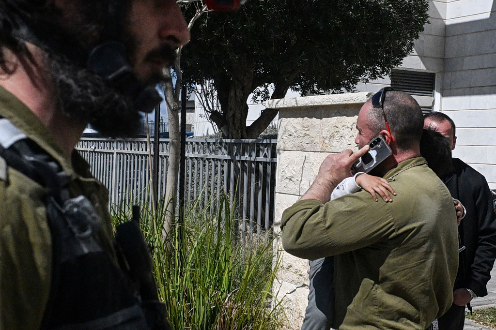 Εκρήξεις και σειρήνες στο Τελ Αβίβ – Βίντεο από τη ζωντανή μετάδοση του MEGA