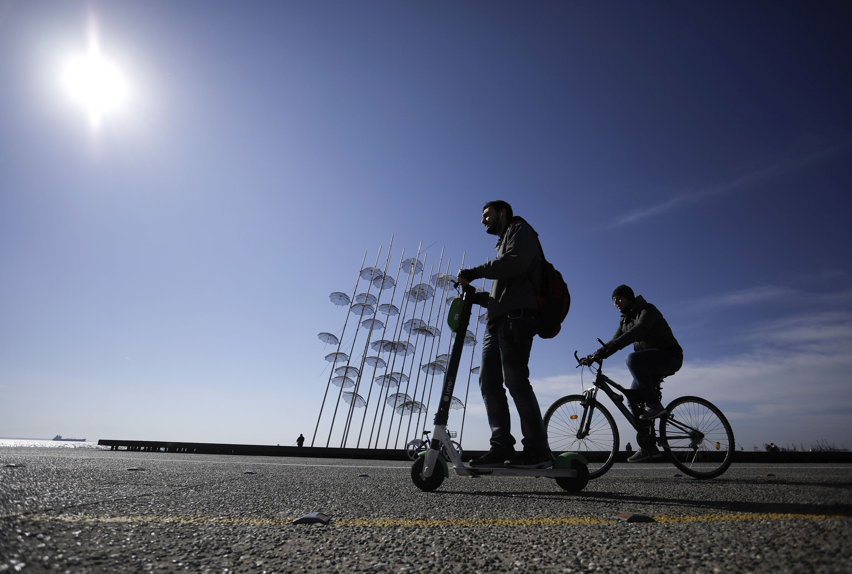 &Kappa;&alpha;&iota;&rho;ό&sigmaf;: &Pi;&omicron;&delta;&alpha;&rho;&iota;&kappa;ό &mu;&epsilon; ή&lambda;&iota;&omicron; &ndash; &Omicron; &Mu;ά&rho;&tau;&iota;&omicron;&sigmaf; &phi;έ&rho;&nu;&epsilon;&iota; &tau;&eta;&nu; ά&nu;&omicron;&iota;&xi;&eta; &alpha;&pi;ό &tau;&eta;&nu; &pi;&rho;ώ&tau;&eta; &mu;έ&rho;&alpha;