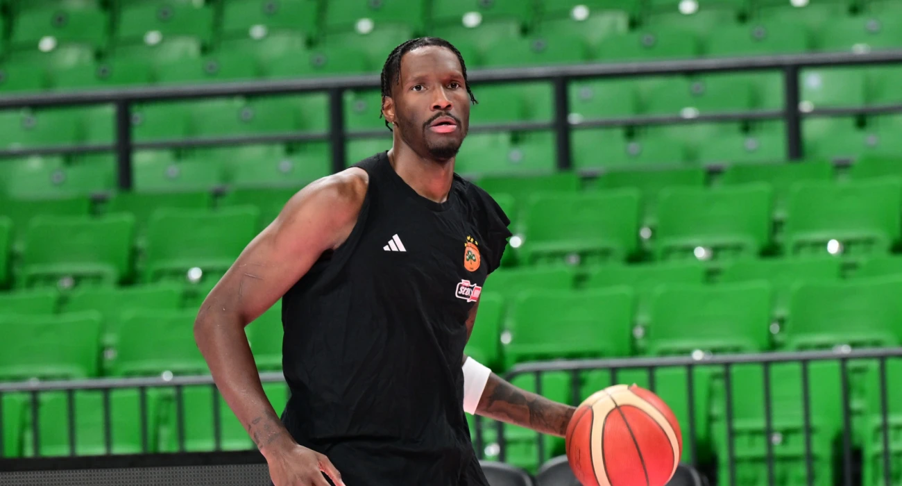 &Eta; &pi;&rho;ώ&tau;&eta; &pi;&rho;&omicron;&pi;ό&nu;&eta;&sigma;&eta; &tau;&omicron;&upsilon; &Chi;έ&iota;&zeta;-&Nu;&tau;έ&iota;&beta;&iota;&sigmaf; &mu;&epsilon; &tau;&alpha; &pi;&rho;ά&sigma;&iota;&nu;&alpha; &ndash; &laquo;&Phi;&omicron;&upsilon;&lambda;ά&rho;&epsilon;&iota;&raquo; &gamma;&iota;&alpha; &tau;&omicron; Final 8