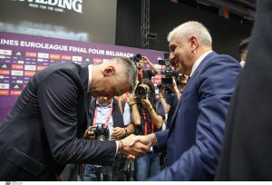 Γιασικεβίτσιους και Ομπράντοβιτς διασκέδασαν μαζί στα μπουζούκια (vid)