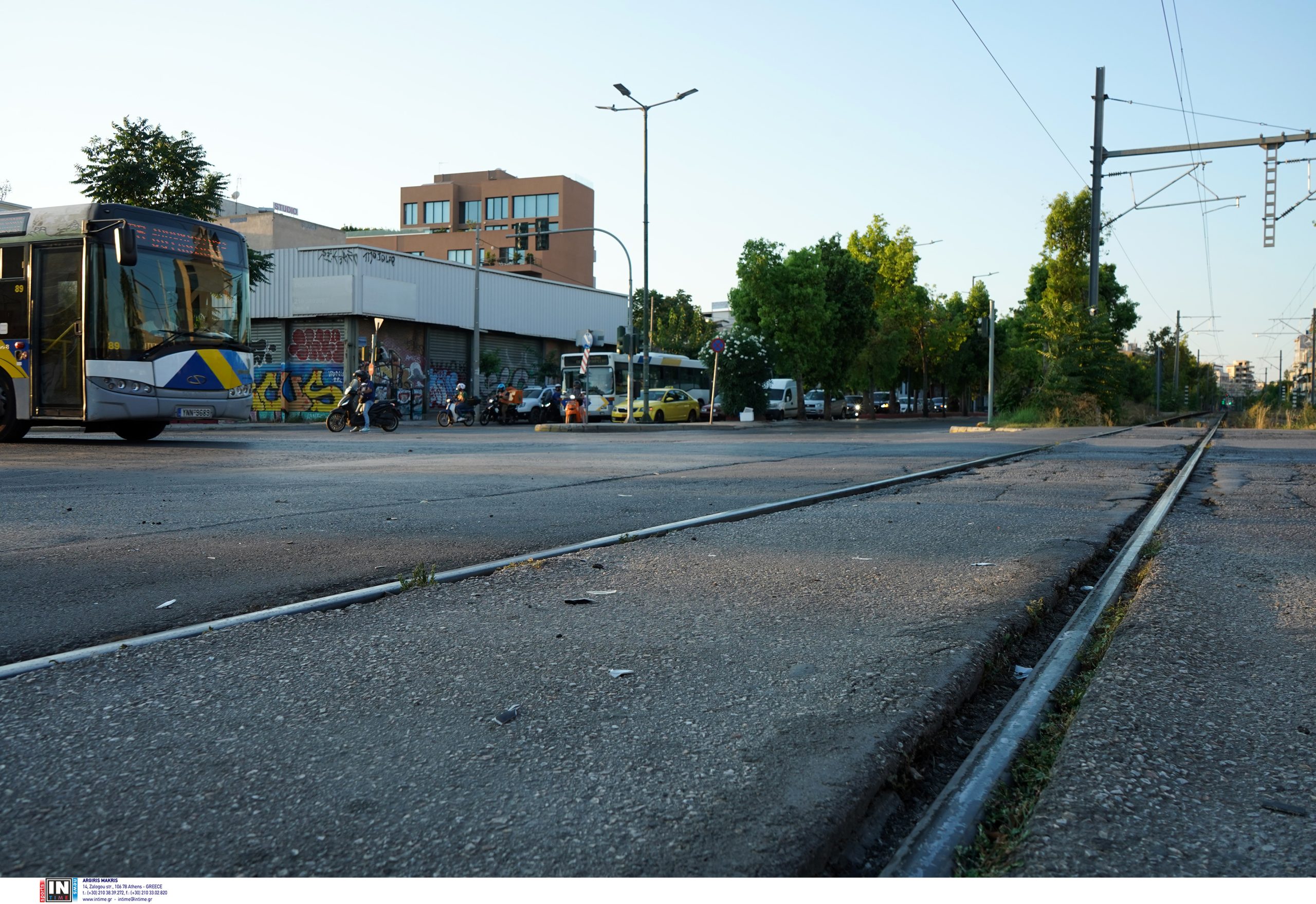 &laquo;&Delta;&epsilon;&nu; ή&mu;&omicron;&upsilon;&nu; &mu;&epsilon;&theta;&upsilon;&sigma;&mu;έ&nu;&omicron;&sigmaf;&raquo; &lambda;έ&epsilon;&iota; &omicron; &mu;&pi;&alpha;&sigma;&kappa;&epsilon;&tau;&mu;&pi;&omicron;&lambda;ί&sigma;&tau;&alpha;&sigmaf; &pi;&omicron;&upsilon; &omicron;&delta;&eta;&gamma;&omicron;ύ&sigma;&epsilon; &pi;ά&nu;&omega; &sigma;&tau;&iota;&sigmaf; &gamma;&rho;&alpha;&mu;&mu;έ&sigmaf; &tau;&omicron;&upsilon; &tau;&rho;έ&nu;&omicron;&upsilon; &sigma;&tau;&eta;&nu; &Iota;&epsilon;&rho;ά &Omicron;&delta;ό (&beta;ί&nu;&tau;&epsilon;&omicron;)
