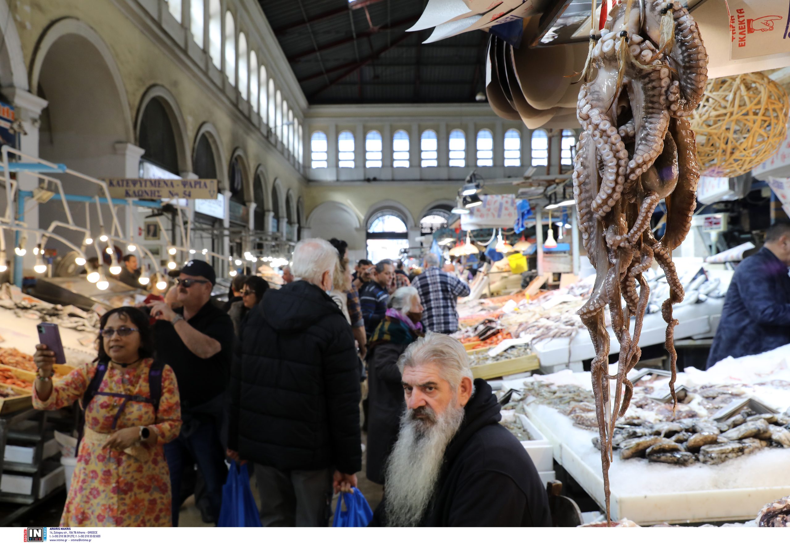 &Kappa;&alpha;&theta;&alpha;&rho;ά &Delta;&epsilon;&upsilon;&tau;έ&rho;&alpha;: &Sigma;&tau;&alpha; ύ&psi;&eta; &tau;&omicron; &sigma;&alpha;&rho;&alpha;&kappa;&omicron;&sigma;&tau;&iota;&alpha;&nu;ό &tau;&rho;&alpha;&pi;έ&zeta;&iota; &ndash; &Mu;&epsilon; &tau;&omicron; &ldquo;&sigma;&tau;&alpha;&gamma;&omicron;&nu;ό&mu;&epsilon;&tau;&rho;&omicron;&rdquo; &tau;&alpha; &theta;&alpha;&lambda;&alpha;&sigma;&sigma;&iota;&nu;ά &lambda;ό&gamma;&omega; &alpha;&kappa;&rho;ί&beta;&epsilon;&iota;&alpha;&sigmaf;