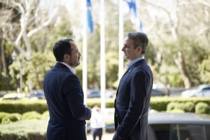 Σε ανοιχτή γραμμή Αθήνα – Λευκωσία πριν το τετ α τετ Μητσοτάκη – Ερντογάν