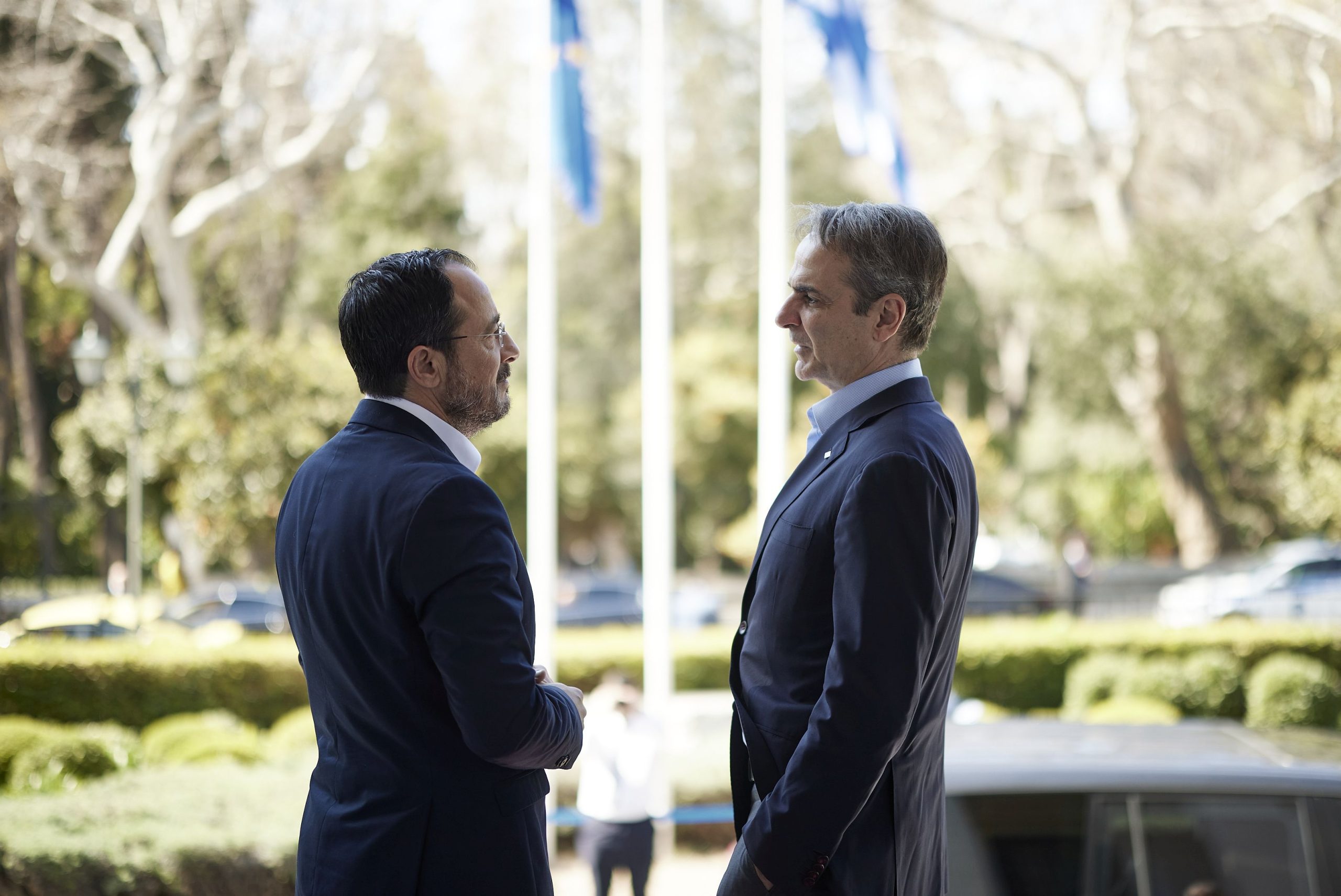 &Sigma;&epsilon; &alpha;&nu;&omicron;&iota;&chi;&tau;ή &gamma;&rho;&alpha;&mu;&mu;ή &Alpha;&theta;ή&nu;&alpha; &ndash; &Lambda;&epsilon;&upsilon;&kappa;&omega;&sigma;ί&alpha; &pi;&rho;&iota;&nu; &tau;&omicron; &tau;&epsilon;&tau; &alpha; &tau;&epsilon;&tau; &Mu;&eta;&tau;&sigma;&omicron;&tau;ά&kappa;&eta;