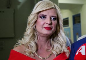 Στιγμές τρόμου για τη Μαρίνα Σταυράκη – Ένοπλη διάρρηξη στο σπίτι της (video)