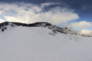 Χιονισμένη Βόρεια Ελλάδα: Κοζάνη, Γρεβενά, Καστοριά και Φλώρινα στα λευκά – Προβλήματα στο οδικό δίκτυο