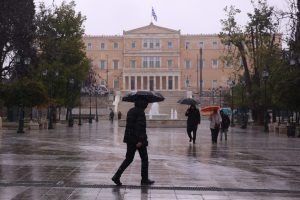 Καιρός: Αλλάζει το σκηνικό με ισχυρές βροχές και καταιγίδες – Δείτε live την πορεία των φαινομένων, πότε θα υποχωρήσουν