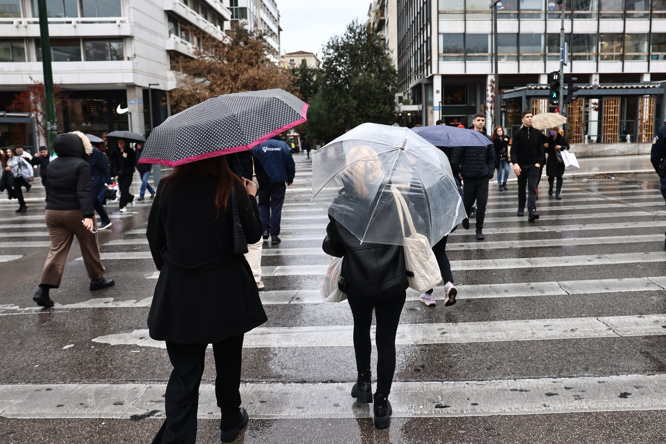 &Kappa;&alpha;&iota;&rho;ό&sigmaf;: Έ&rho;&chi;&omicron;&nu;&tau;&alpha;&iota; &laquo;&epsilon;&mu;&mu;&omicron;&nu;&iota;&kappa;έ&sigmaf; &beta;&rho;&omicron;&chi;έ&sigmaf; &sigma;&epsilon; 5 &pi;&epsilon;&rho;&iota;&omicron;&chi;έ&sigmaf;&raquo; &ndash; &Tau;&iota; &theta;&alpha; &gamma;ί&nu;&epsilon;&iota; &sigma;&tau;&eta;&nu; &Alpha;&tau;&tau;&iota;&kappa;ή