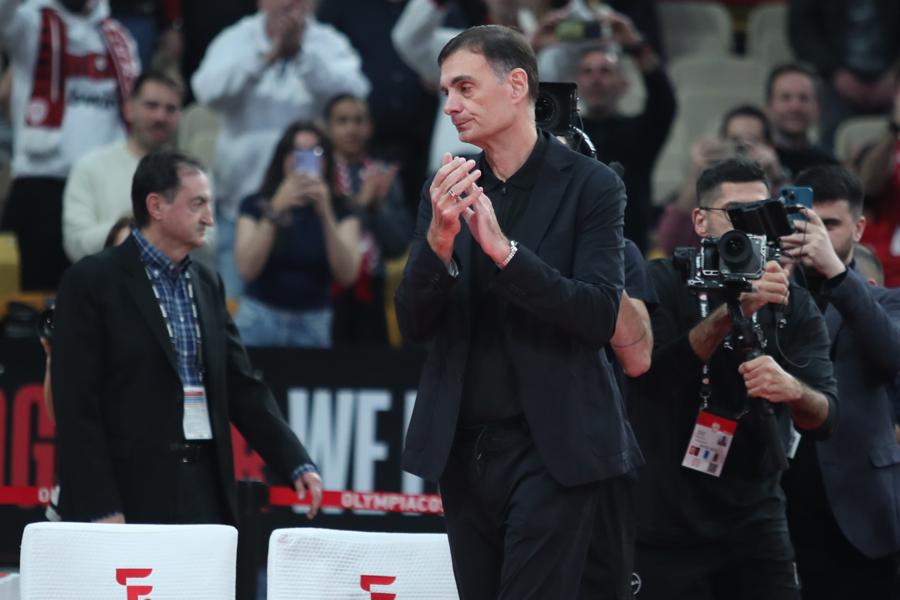 Το ΣΕΦ «σείστηκε» στην είσοδο του Γιώργου Μπαρτζώκα