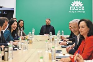 ΠΑΣΟΚ: Από τις τριβές στις προειδοποιήσεις