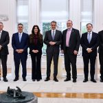 Ενεργειακό άλμα 40ετίας: Τι φέρνει η συμφωνία με τη Chevron – Όλα όσα ειπώθηκαν στο Μέγαρο Μαξίμου