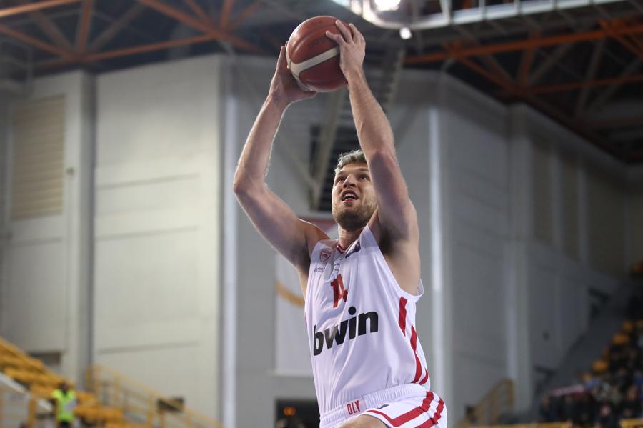 Η επική ατάκα του Βεζένκοφ για τον Νάιτζελ Χέιζ-Ντέιβις