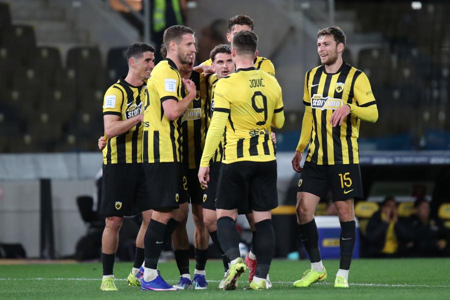 Η ΑΕΚ πάτησε τον Λεβαδειακό με «τεσσάρα» και επέστρεψε στην κορυφή