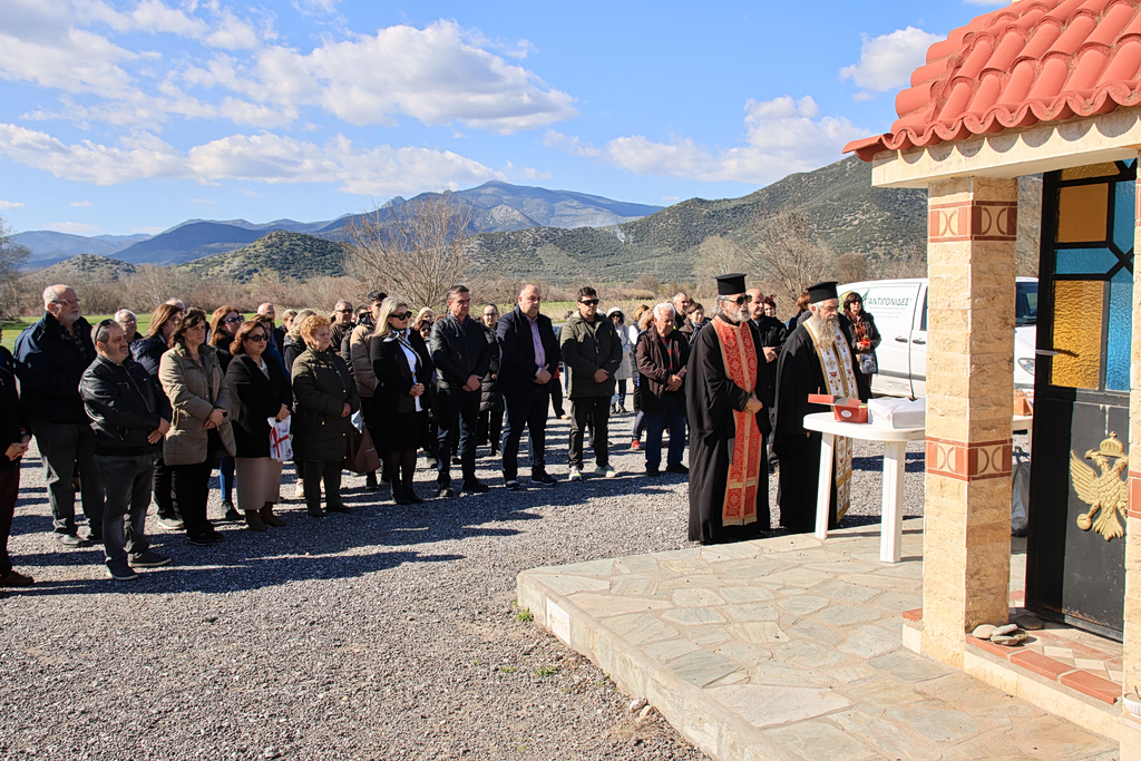 Τέμπη: Συγκίνηση στο τρισάγιο για τα 57 θύματα στο σημείο του δυστυχήματος (video)