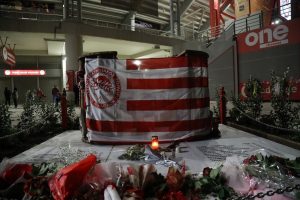 Όταν ο χρόνος σταματά: Τα συγκλονιστικά βίντεο από την τραγωδία της Θύρας 7