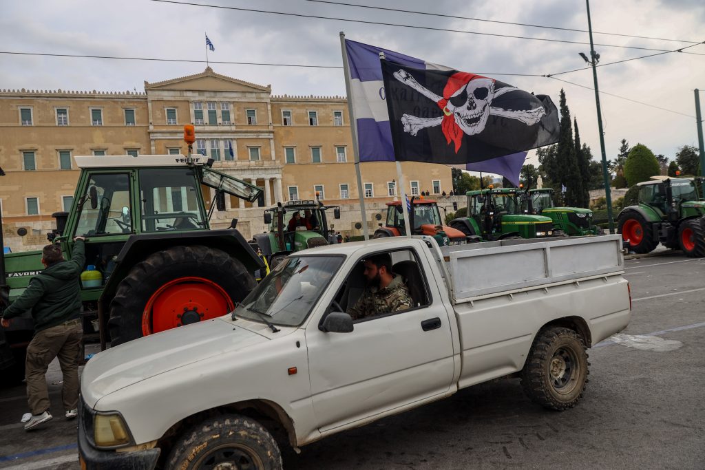 Συλλαλητήριο στο Σύνταγμα: Από απολύμανση θα περνούν τα τρακτέρ στις πύλες της Αθήνας – Πώς θα κινηθούν οι διαδηλωτές