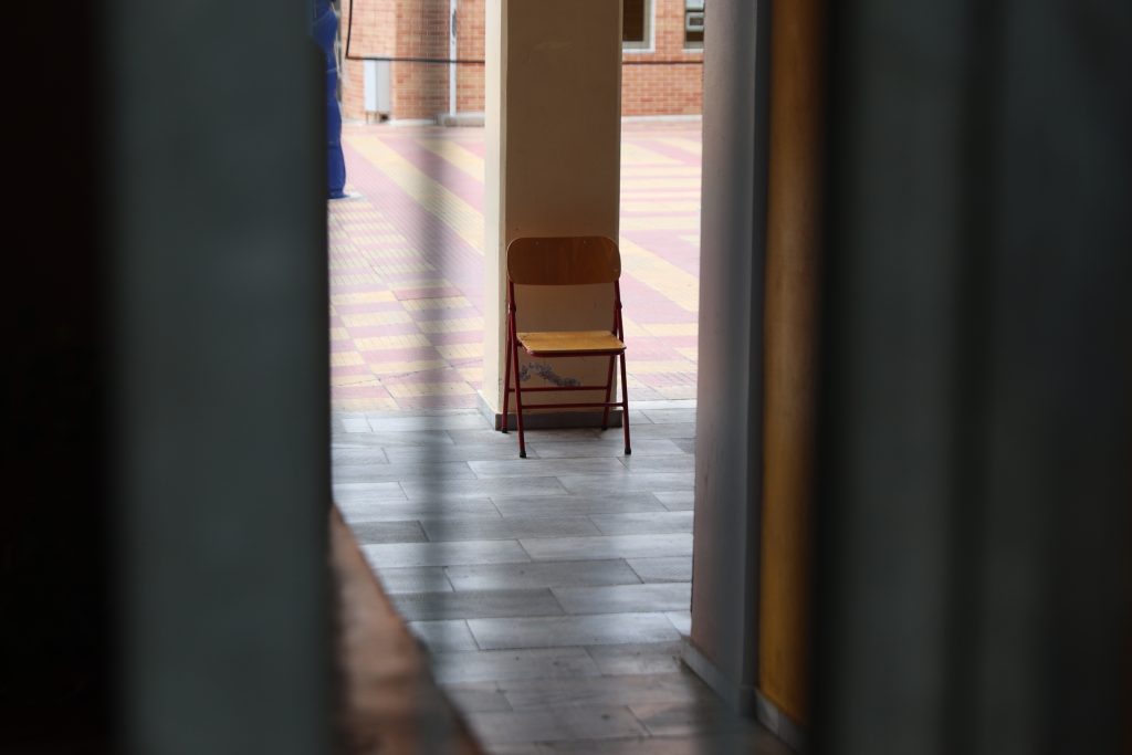 Τρίκαλα: Ένταση σε γυμνάσιο – Προσήχθη η γιαγιά μαθητή