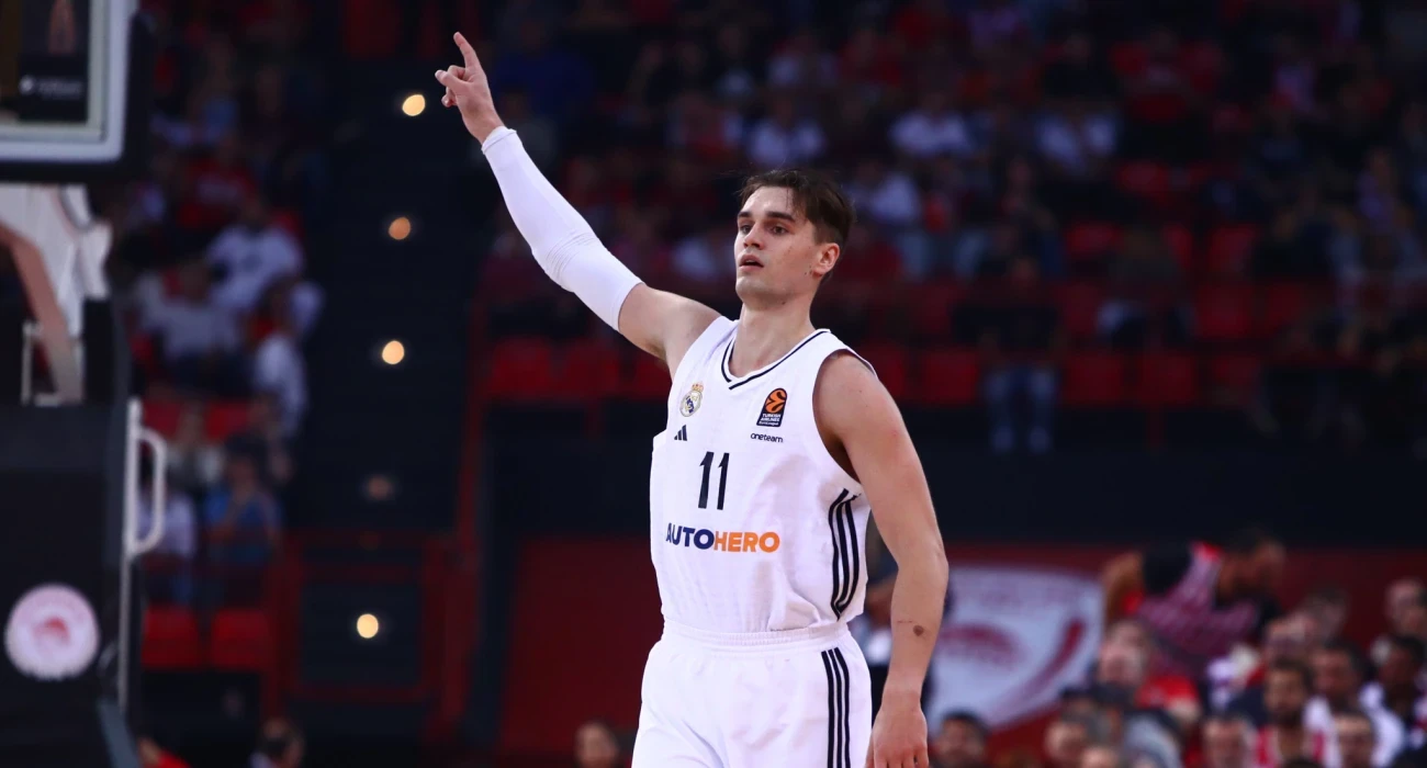 &Rho;&epsilon;ά&lambda; &Mu;&alpha;&delta;&rho;ί&tau;&eta;&sigmaf; &ndash; &Mu;&pi;ά&gamma;&epsilon;&rho;&nu; 93-70: &Epsilon;&nu;&tau;&upsilon;&pi;&omega;&sigma;&iota;&alpha;&kappa;ό&sigmaf; &laquo;&pi;&epsilon;&rho;ί&pi;&alpha;&tau;&omicron;&sigmaf;&raquo; &tau;&omega;&nu; &Iota;&sigma;&pi;&alpha;&nu;ώ&nu;