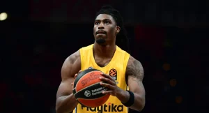 Ερυθρός Αστέρας – Μακάμπι Τελ Αβίβ 82-83: Οι Ισραηλινοί «έπαιξαν» με την φωτιά, αλλά πήραν την νίκη