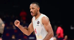 Η απάντηση του Μπλόσομγκεϊμ για το αν θα έπαιζε στον Ολυμπιακό: «Ας δούμε…»