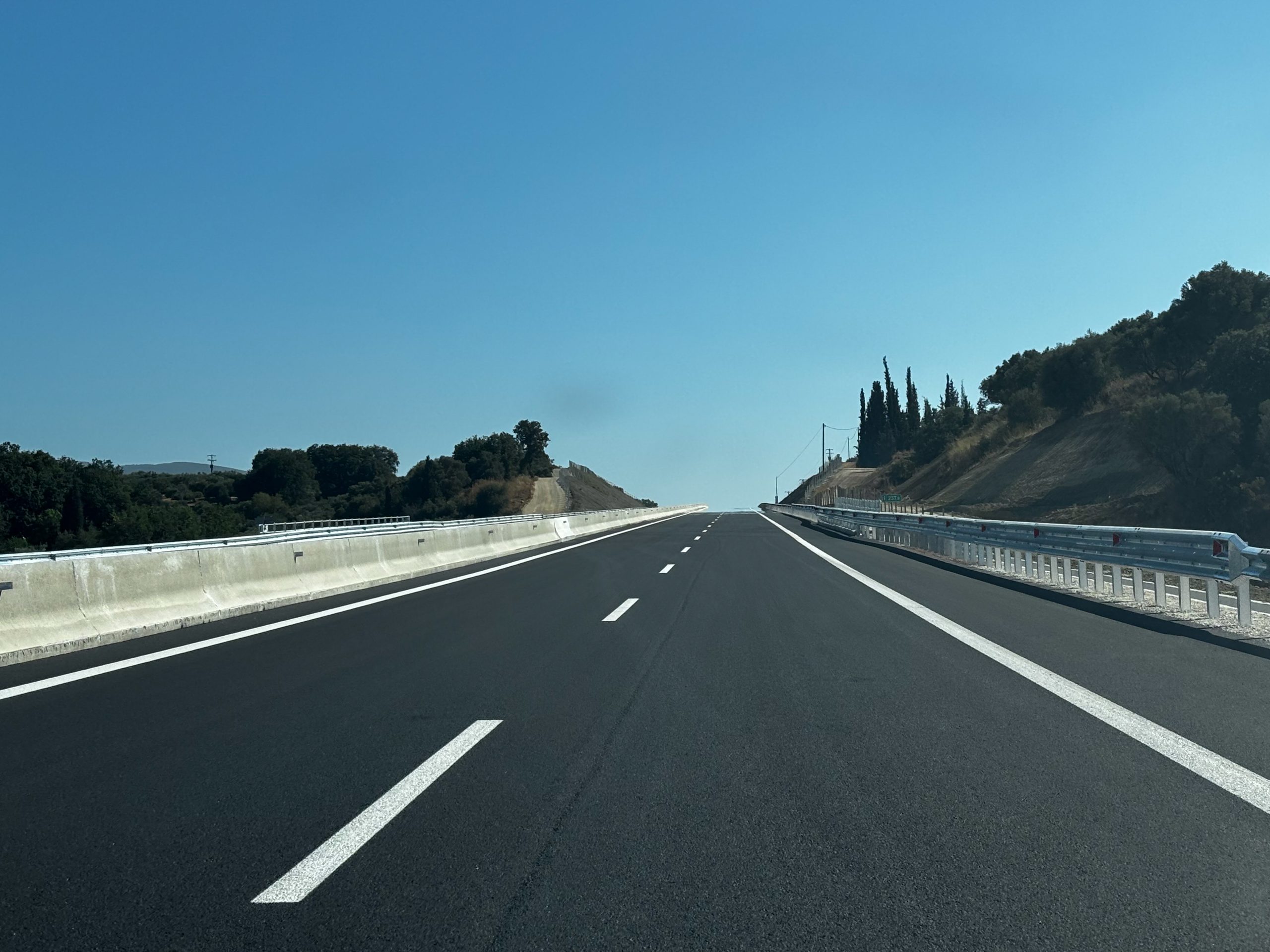 &Epsilon;&iota;&kappa;ό&nu;&epsilon;&sigmaf; &alpha;&pi;ό έ&nu;&alpha; &pi;&iota;&omicron; &omicron;&iota;&kappa;&omicron;&lambda;&omicron;&gamma;&iota;&kappa;ό &mu;έ&lambda;&lambda;&omicron;&nu;: &Eta;&lambda;&epsilon;&kappa;&tau;&rho;&omicron;&kappa;ί&nu;&eta;&tau;&alpha; &pi;&epsilon;&rho;&iota;&pi;&omicron;&lambda;&iota;&kappa;ά &gamma;&iota;&alpha; &tau;&eta;&nu; &Tau;&rho;&omicron;&chi;&alpha;ί&alpha; &Pi;&alpha;&tau;&rho;ώ&nu;- &Pi;ύ&rho;&gamma;&omicron;&upsilon;