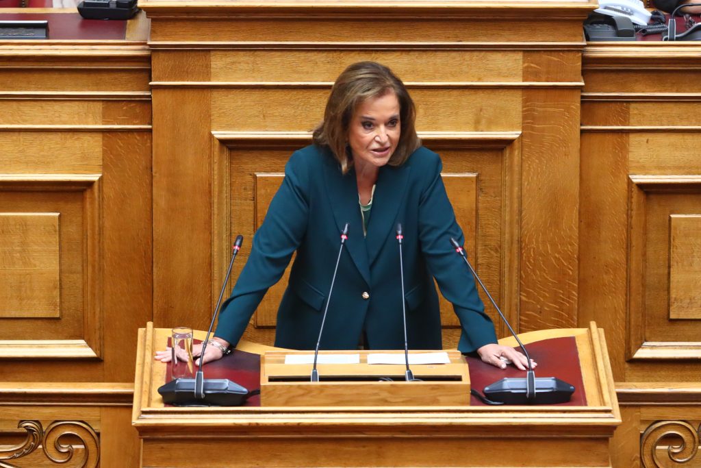 Ντόρα Μπακογιάννη στο Face2Face: Δεν μπορούμε να βάλουμε Καραμανλή – Σαμαρά στο ίδιο τσούβαλι