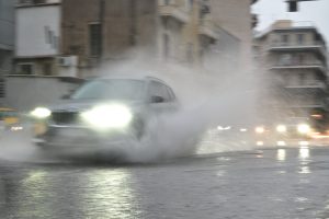 Καιρός: Αντίστροφη μέτρηση για «δύο διαταραχές με καταιγίδες, λασποβροχές και νοτιάδες» – Η ανάρτηση Τσατραφύλλια