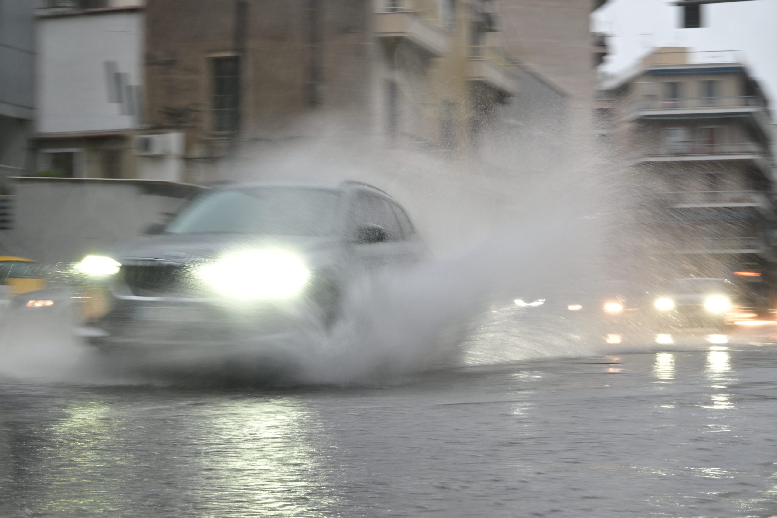 &Kappa;&alpha;&iota;&rho;ό&sigmaf;: &Alpha;&nu;&tau;ί&sigma;&tau;&rho;&omicron;&phi;&eta; &mu;έ&tau;&rho;&eta;&sigma;&eta; &gamma;&iota;&alpha; &laquo;&delta;ύ&omicron; &delta;&iota;&alpha;&tau;&alpha;&rho;&alpha;&chi;έ&sigmaf; &mu;&epsilon; &kappa;&alpha;&tau;&alpha;&iota;&gamma;ί&delta;&epsilon;&sigmaf;, &lambda;&alpha;&sigma;&pi;&omicron;&beta;&rho;&omicron;&chi;έ&sigmaf; &kappa;&alpha;&iota; &nu;&omicron;&tau;&iota;ά&delta;&epsilon;&sigmaf;&raquo;