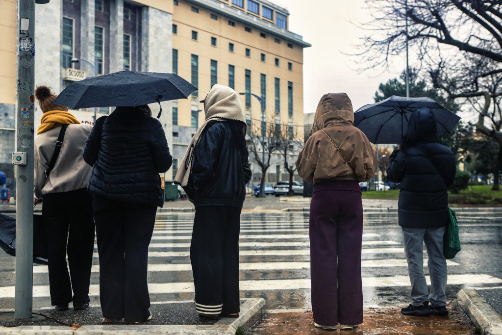 Καιρός: Πότε έρχονται ισχυρές βροχές, καταιγίδες και χαλαζοπτώσεις – Πρόγνωση από την Ελίνα Καρέτσου