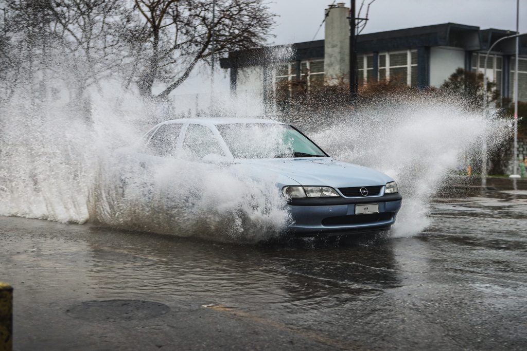 «Μην ξεγιελέστε που άνοιξε ο καιρός» – Σε λίγες ώρες νέος κύκλος ισχυρών καταιγίδων, οι περιοχές που θα επηρεαστούν
