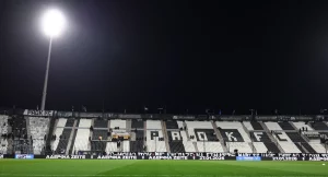 Πανό και μηνύματα μνήμης για τους επτά αδικοχαμένους οπαδούς του ΠΑΟΚ (photos)