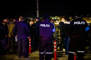 Χίος: Φωτογραφία από τη λέμβο που μετέφερε τους μετανάστες – «Υπήρξε αιφνίδια αλλαγή πορείας από το σκάφος του διακινητή» λέει ο Κικίλιας