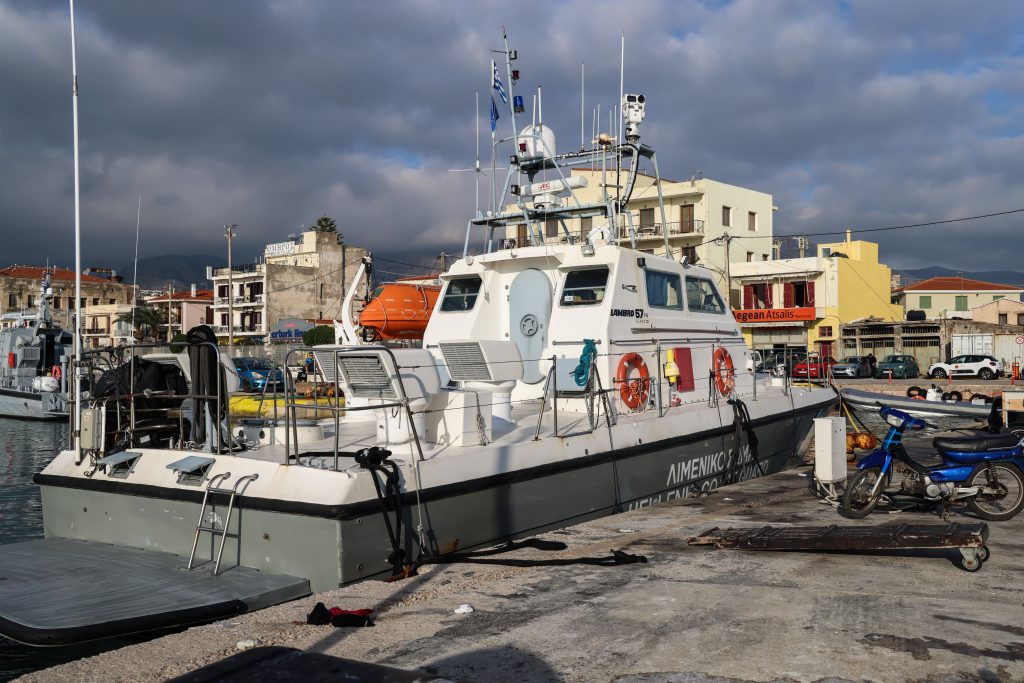 Ναυάγιο στη Χίο: Τι έδειξαν οι ιατροδικαστικές εξετάσεις στις σορούς των 15 νεκρών προσφύγων