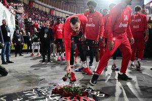 Διοίκηση και παίκτες τίμησαν τα θύματα της Θύρας 7