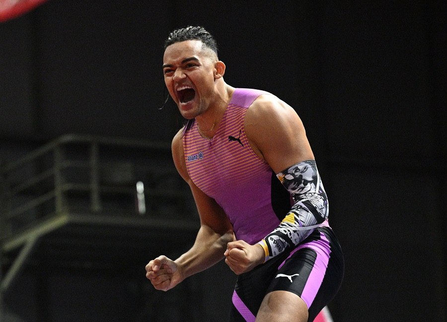 Στα 5,90μ. «πέταξε» ο Εμμανουήλ Καραλής στο «Fly Athens Indoor»!