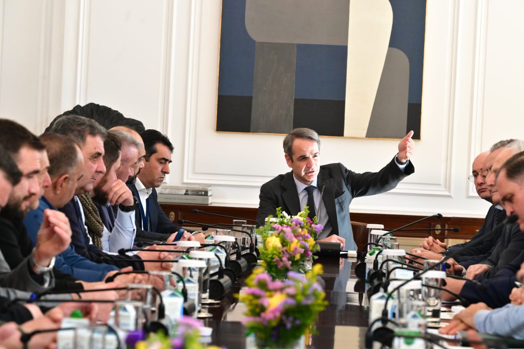 Στο Μαξίμου οι κτηνοτρόφοι – Σε εξέλιξη η συνάντηση με τον Κυριάκο Μητσοτάκη