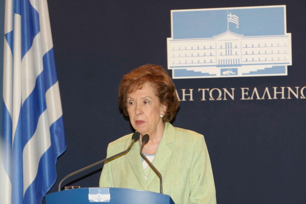 Άννα Ψαρούδα – Μπενάκη: Ποια ήταν η πρώτη γυναίκα Πρόεδρος της Βουλής