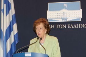 Άννα Ψαρούδα – Μπενάκη: Ποια ήταν η πρώτη γυναίκα Πρόεδρος της Βουλής