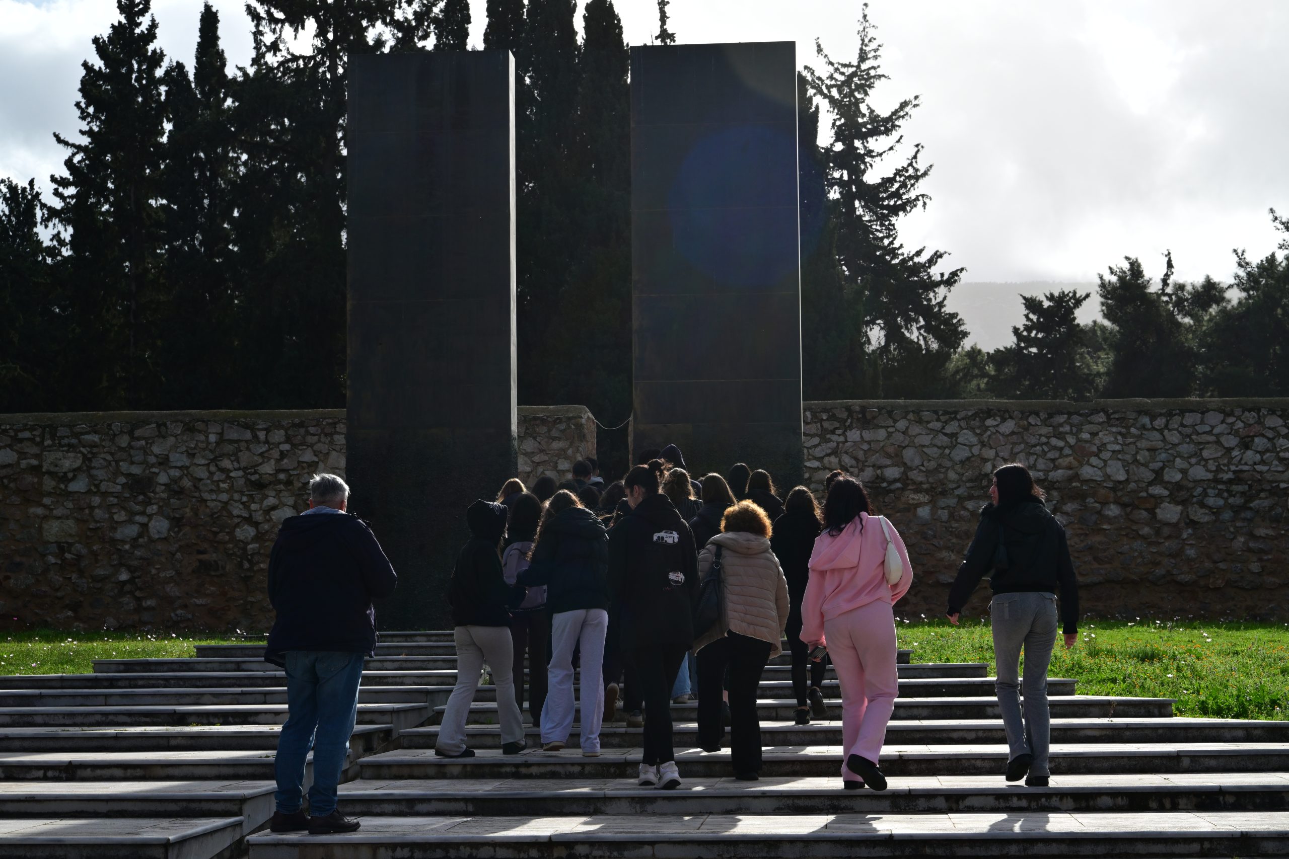 &Kappa;&alpha;&iota;&sigma;&alpha;&rho;&iota;&alpha;&nu;ή: &Sigma;&tau;&eta; &Gamma;ά&nu;&delta;&eta; &tau;&eta; &Pi;&alpha;&rho;&alpha;&sigma;&kappa;&epsilon;&upsilon;ή &omicron;&iota; &epsilon;&mu;&pi;&epsilon;&iota;&rho;&omicron;&gamma;&nu;ώ&mu;&omicron;&nu;&epsilon;&sigmaf; &ndash; 47.000 &alpha;&nu;&tau;&iota;&kappa;&epsilon;ί&mu;&epsilon;&nu;&alpha; &tau;&omega;&nu; &Nu;&alpha;&zeta;ί &pi;&omicron;ύ&lambda;&eta;&sigma;&epsilon; &omicron; &Beta;έ&lambda;&gamma;&omicron;&sigmaf; &sigma;&upsilon;&lambda;&lambda;έ&kappa;&tau;&eta;&sigmaf;