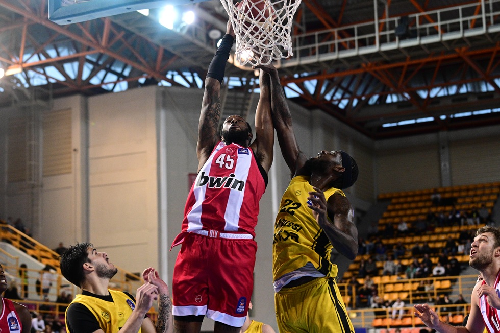 Χολ: «Είμαι πάντα έτοιμος όταν με φωνάζει ο Μπαρτζώκας»