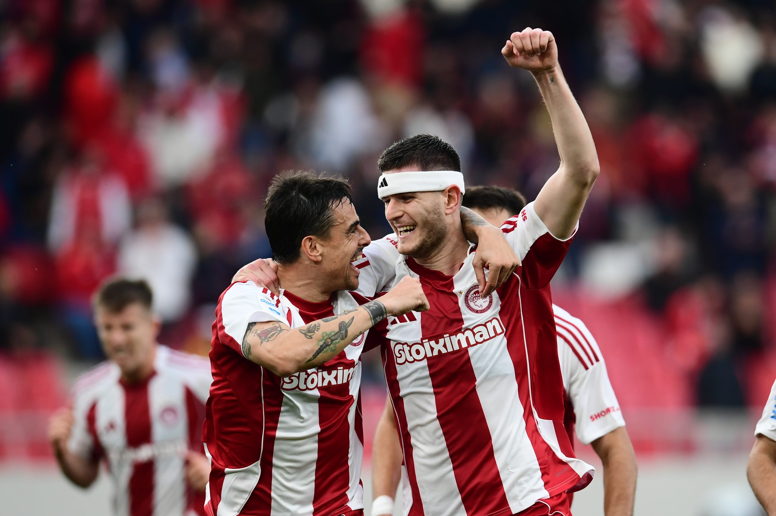 &Pi;&iota;&rho;ό&lambda;&alpha;: &laquo;&Epsilon;ί&mu;&alpha;&iota; &chi;&alpha;&rho;&omicron;ύ&mu;&epsilon;&nu;&omicron;&sigmaf; &gamma;&iota;&alpha; &tau;&omicron; &pi;&rho;ώ&tau;&omicron; &mu;&omicron;&upsilon; &gamma;&kappa;&omicron;&lambda; &ndash; &Theta;&alpha; &pi;ά&mu;&epsilon; &gamma;&iota;&alpha; &tau;&eta; &nu;ί&kappa;&eta; &kappa;&alpha;&iota; &tau;&eta;&nu; &pi;&rho;ό&kappa;&rho;&iota;&sigma;&eta; &kappa;ό&nu;&tau;&rho;&alpha; &sigma;&tau;&eta; &Lambda;&epsilon;&beta;&epsilon;&rho;&kappa;&omicron;ύ&zeta;&epsilon;&nu;&raquo;