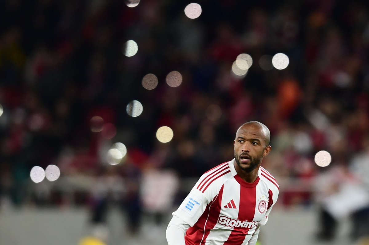 &Omicron; &Epsilon;&lambda; &Kappa;&alpha;&alpha;&mu;&pi;ί έ&phi;&alpha;&gamma;&epsilon; &sigma;&tau;&omicron;&nu; &pi;ά&gamma;&kappa;&omicron; &tau;&omicron;&upsilon; &Omicron;&lambda;&upsilon;&mu;&pi;&iota;&alpha;&kappa;&omicron;ύ, &mu;&epsilon; &tau;&eta; &delta;ύ&sigma;&eta; &tau;&omicron;&upsilon; &eta;&lambda;ί&omicron;&upsilon; (pic)