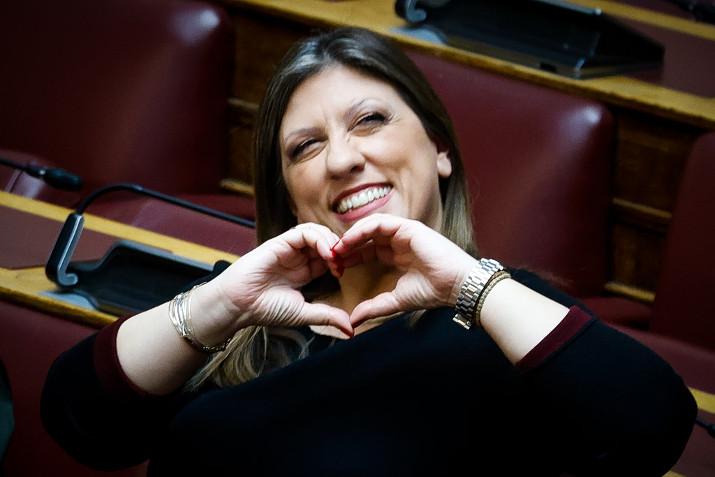 Καβγάς Μαρκόπουλου – Κωνσταντοπούλου: Η «τραμπούκικη επέλαση» και το «μπάχαλο που βρήκε την αρχηγό του»