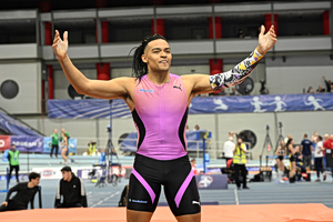 Ιπτάμενος Καραλής: Αδιανόητο 6,17μ και δεύτερη καλύτερη επίδοση όλων των εποχών στο επί κοντώ