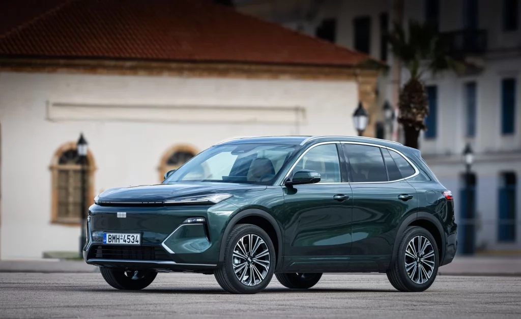 Geely Starray EM-i: Ο νέος παίκτης στα υβριδικά με αυτονομία που τα σπάει