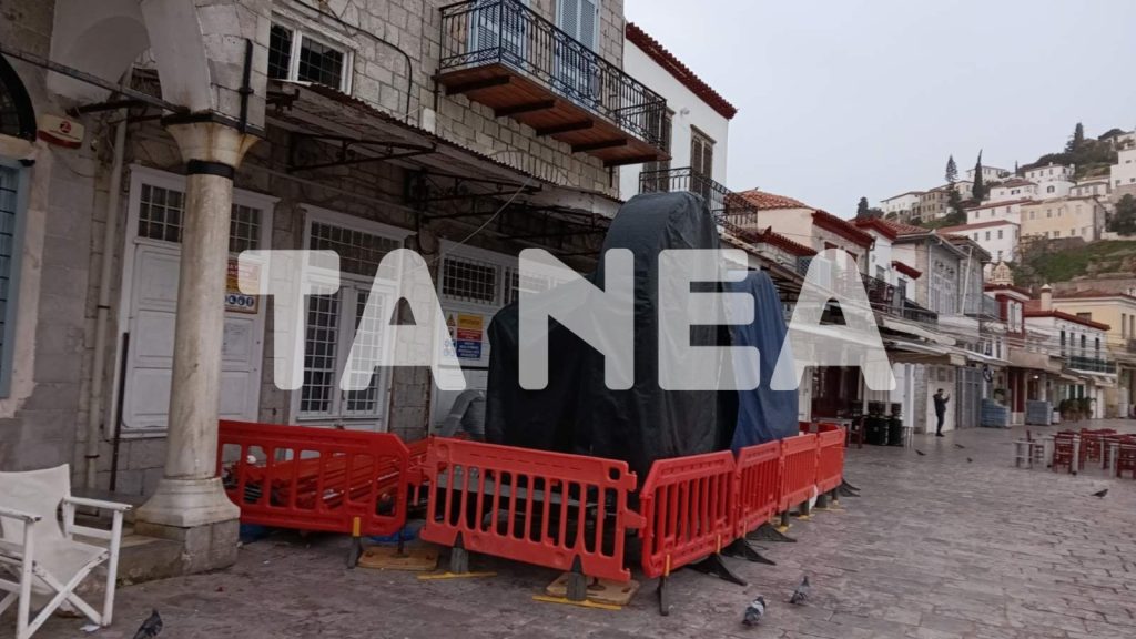 Ο Μπραντ Πιτ την Παρασκευή στην Ύδρα – Το Χόλιγουντ «πλημμυρίζει» τα σοκάκια του νησιού, πυρετώδεις προετοιμασίες και κάτοικοι κομπάρσοι