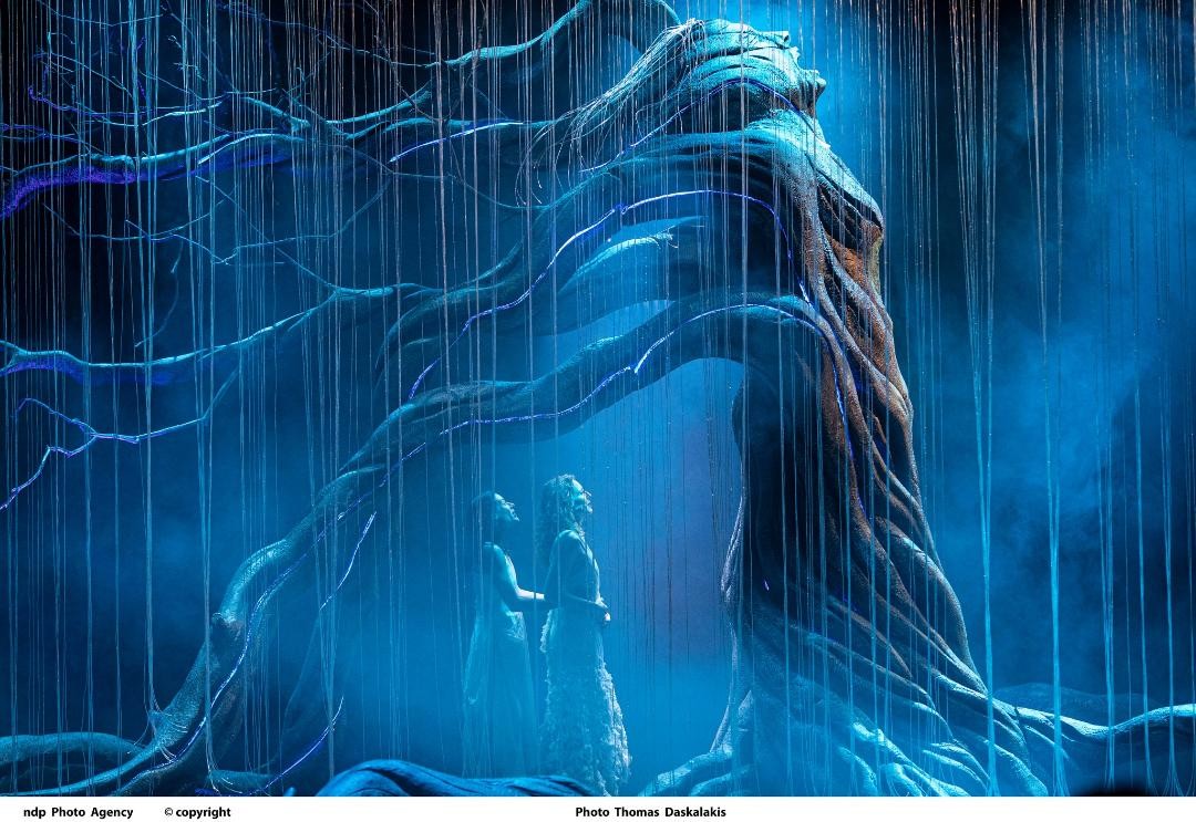 &Mu;&epsilon; sold out &omicron; &laquo;&Iota;&beta;ά&nu;&omicron;&phi;&raquo; &kappa;&alpha;&iota; &omicron; &laquo;&Phi;&omicron;&nu;&iota;ά&sigmaf;&raquo; &sigma;&tau;o &Delta;&eta;&mu;&omicron;&tau;&iota;&kappa;ό &Theta;έ&alpha;&tau;&rho;&omicron; &Pi;&epsilon;&iota;&rho;&alpha;&iota;ά